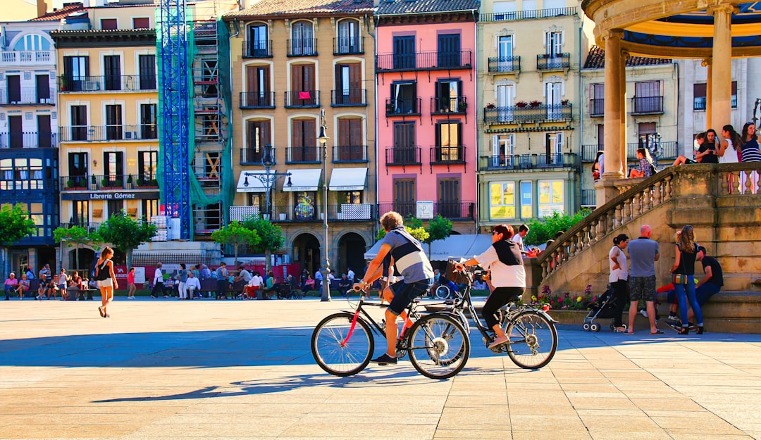 Best AI Spanish voice sounds like tourist accent comparison with professional native speaker